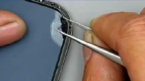 苹果客服称折叠屏磨砂膜非普通膜 博主手撕iPhone Duo“磨砂膜