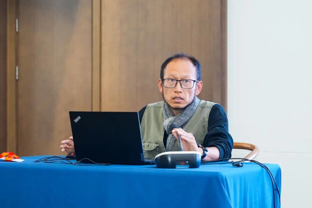 盐城师范学院美术与设计学院副教授、江苏省雕塑家协会会员、盐城市雕塑家协会副主席 张楠