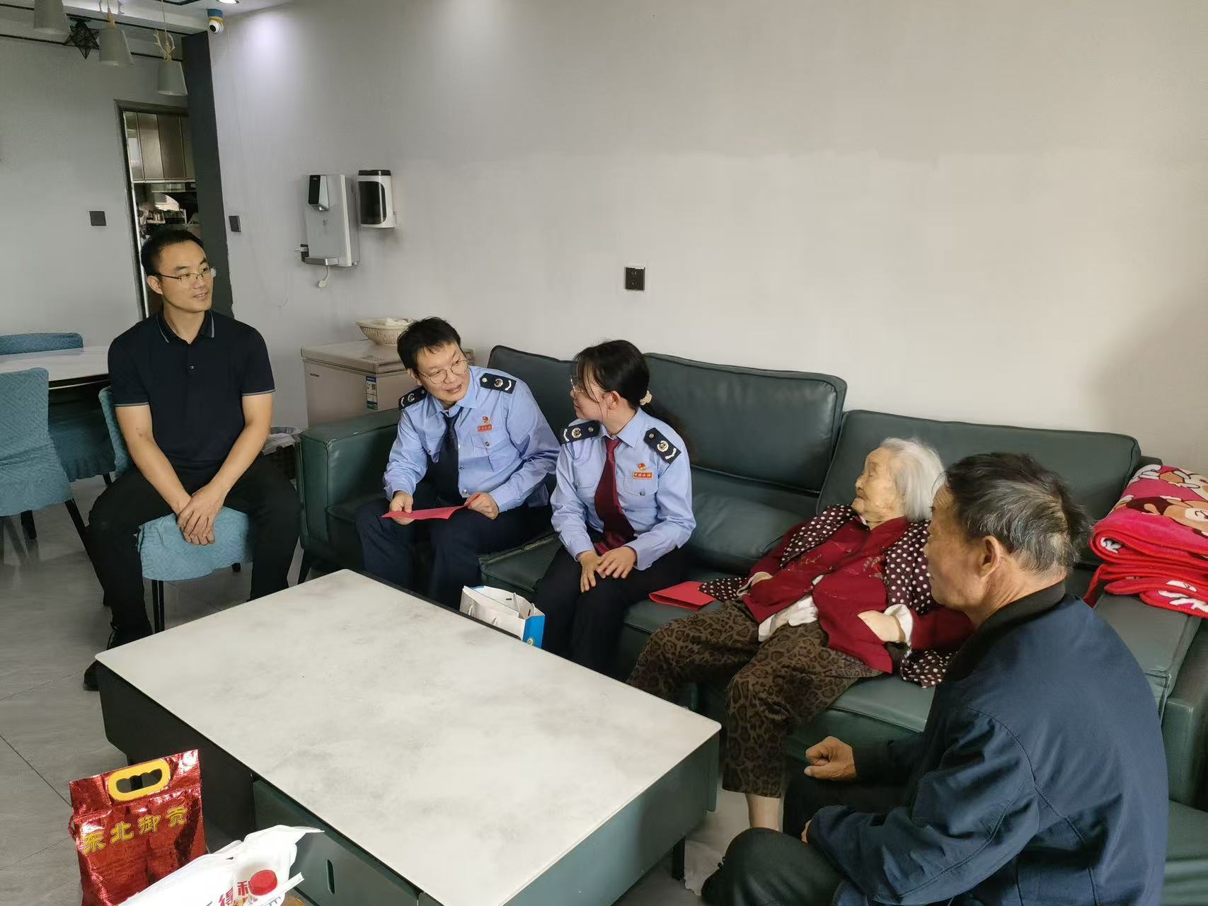 “五清四建” 润社区 重阳孝亲践担当 龙王办事处开展重阳敬老主题活动