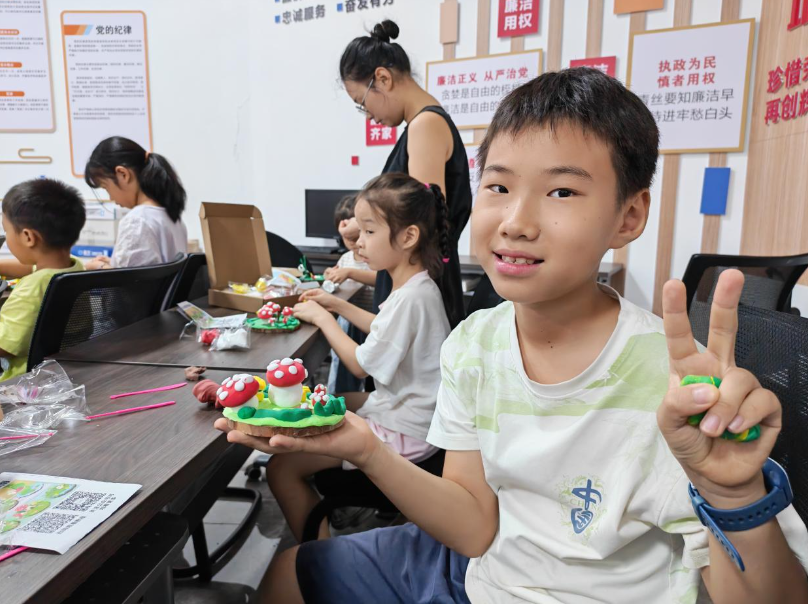 霜知节气 朋伴同行!固兴社区少年赴一场秋日霜降之约