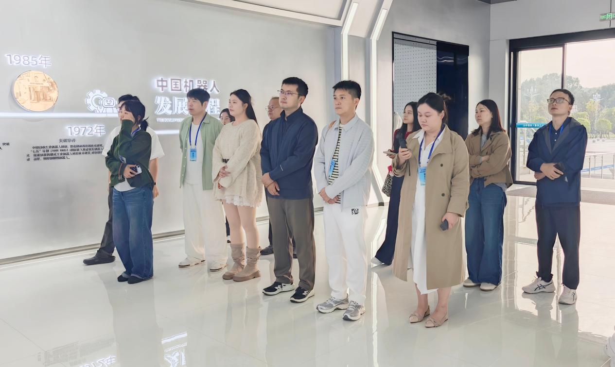 筑强算力底座，育强AI集群！探访九江数字经济发展最前线
