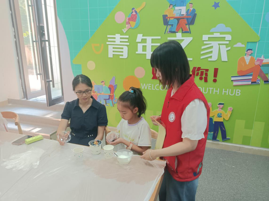 “巧手食光 共伴成长” 西乡街道福中福社区开展亲子美食DIY活动