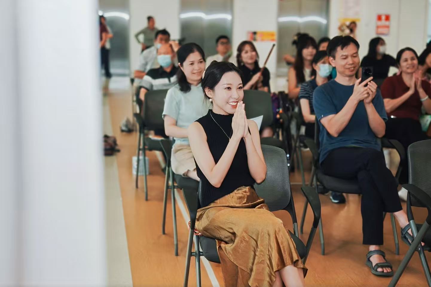 医院里唱响音乐会!这群师生用歌声为白血病患儿筹款