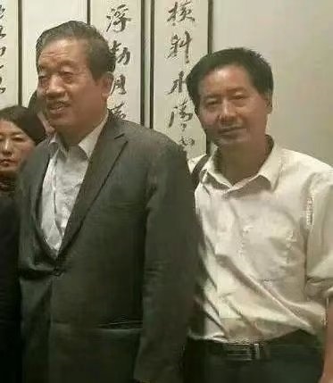 著名书法家张同颂（左2）与中国书法家协会原主席、著名书法家苏士澍合影