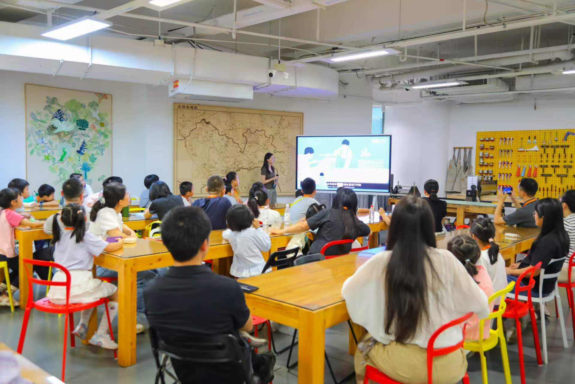 “品质消费湾区行” 深佛中消委会联合开展设计消费教育活动