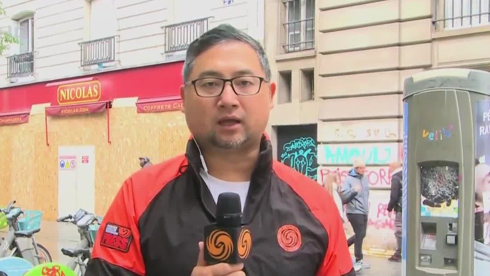巴黎繁华商业街在骚乱中遭严重破坏
