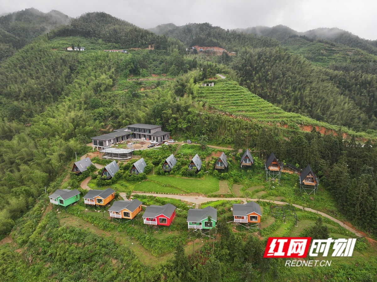 平江尚山小隐度假村。