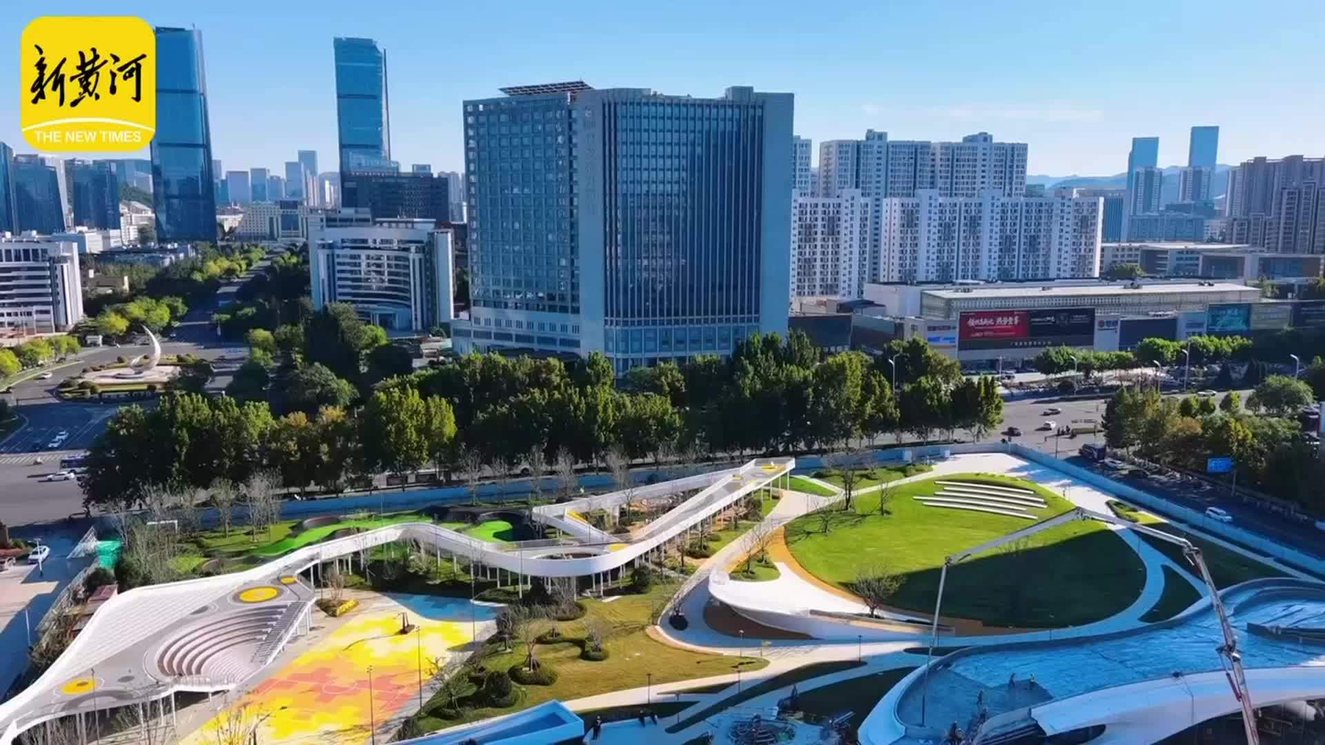 济南国际会展中心广场西侧改造初具规模，篮球场、自行车道、栈道亮相