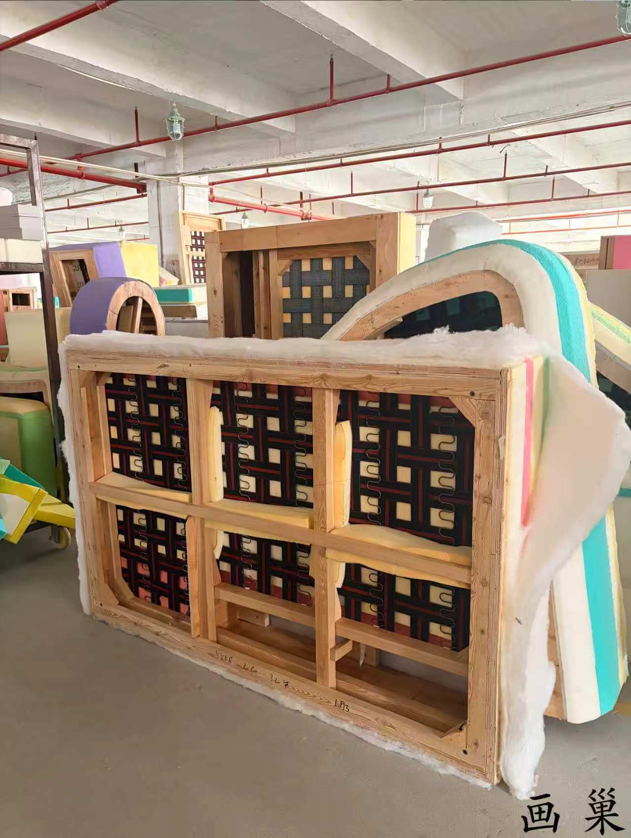 画巢家居工厂生产车间实拍图