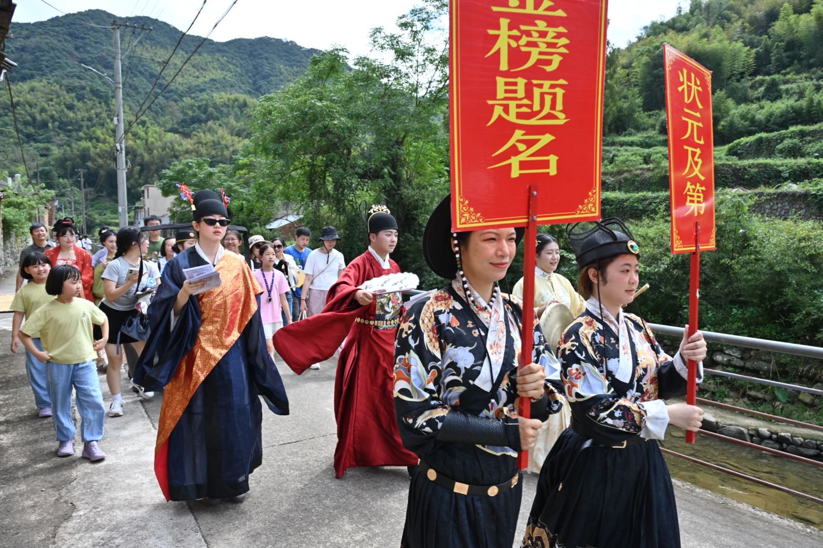 凤凰专访 | 张芝铭:以文脉塑魂,以合伙聚力,以运营兴村