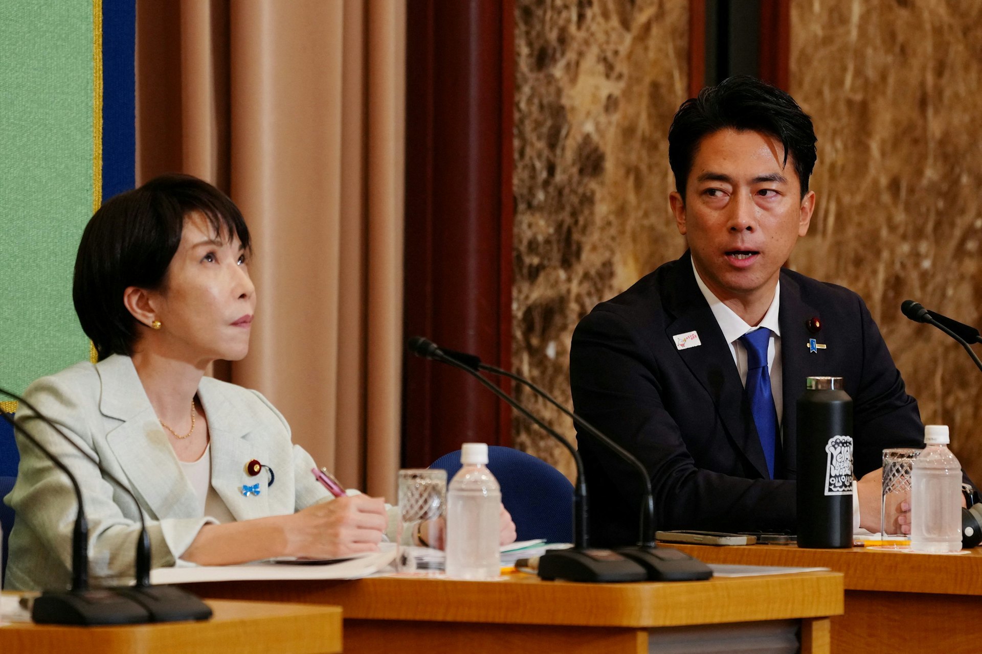 高市误把他叫成“首相”,随后改口:他当首相还早着呢