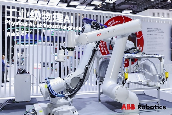 ABB机器人面向中国市场定制开发的机器人新产品IRB 6720 Lite+大型工业机器人