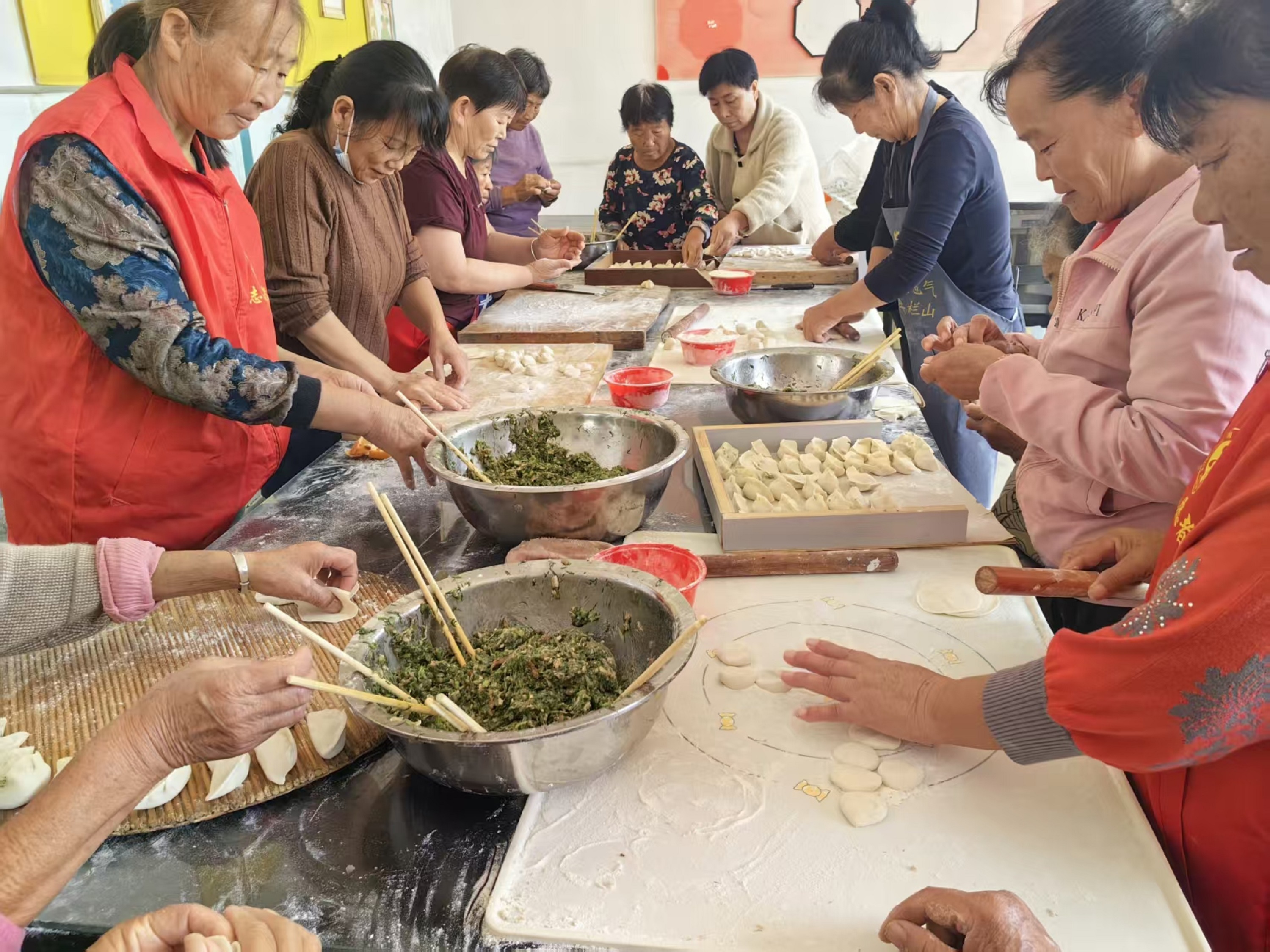 保定博野：饭桌议事听民声 敬老宴激活乡村善治新动能
