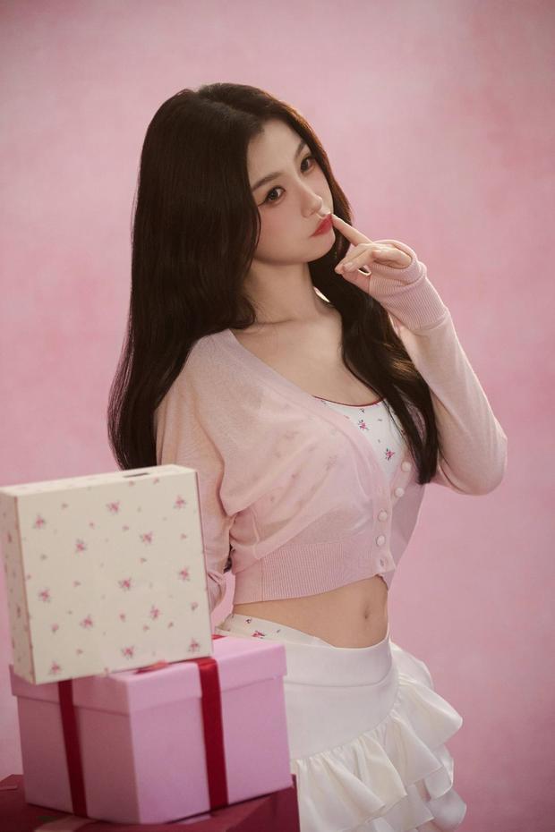 虞书欣粉调大片灵动娇俏少女感十足