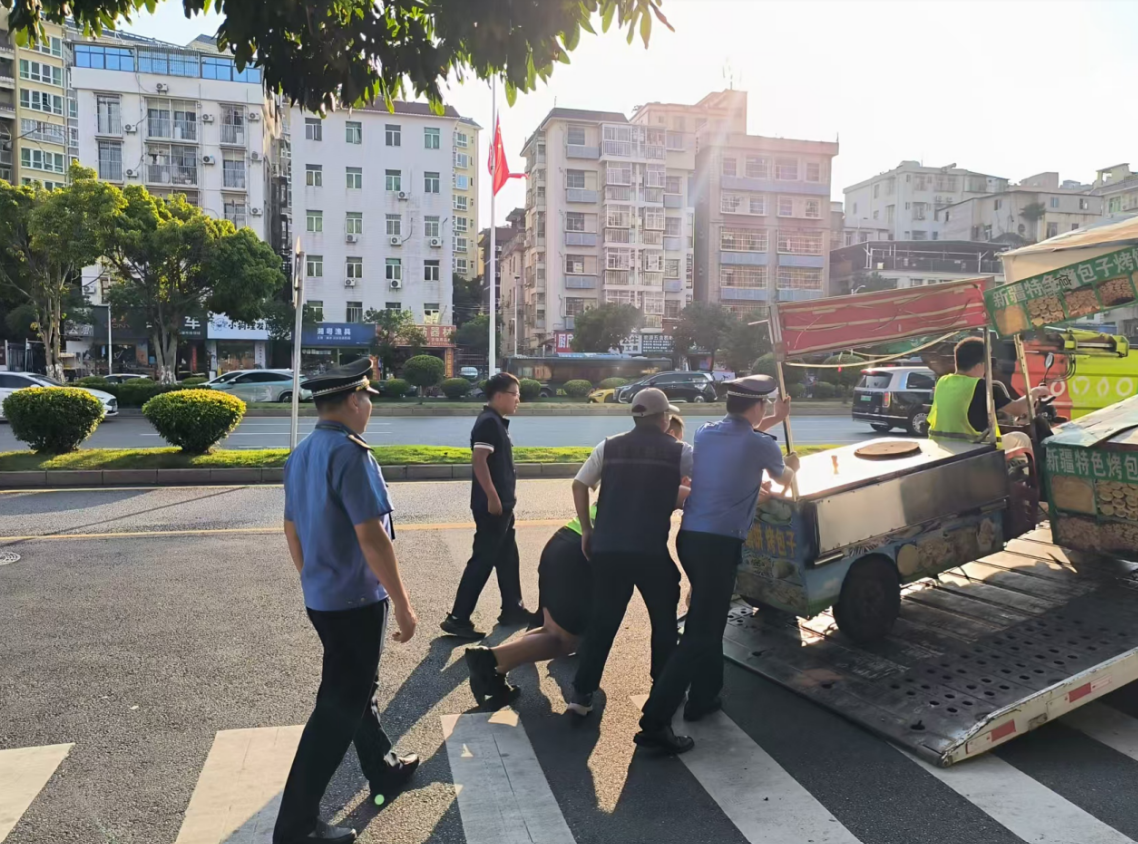 整治市容乱象守护城市秩序