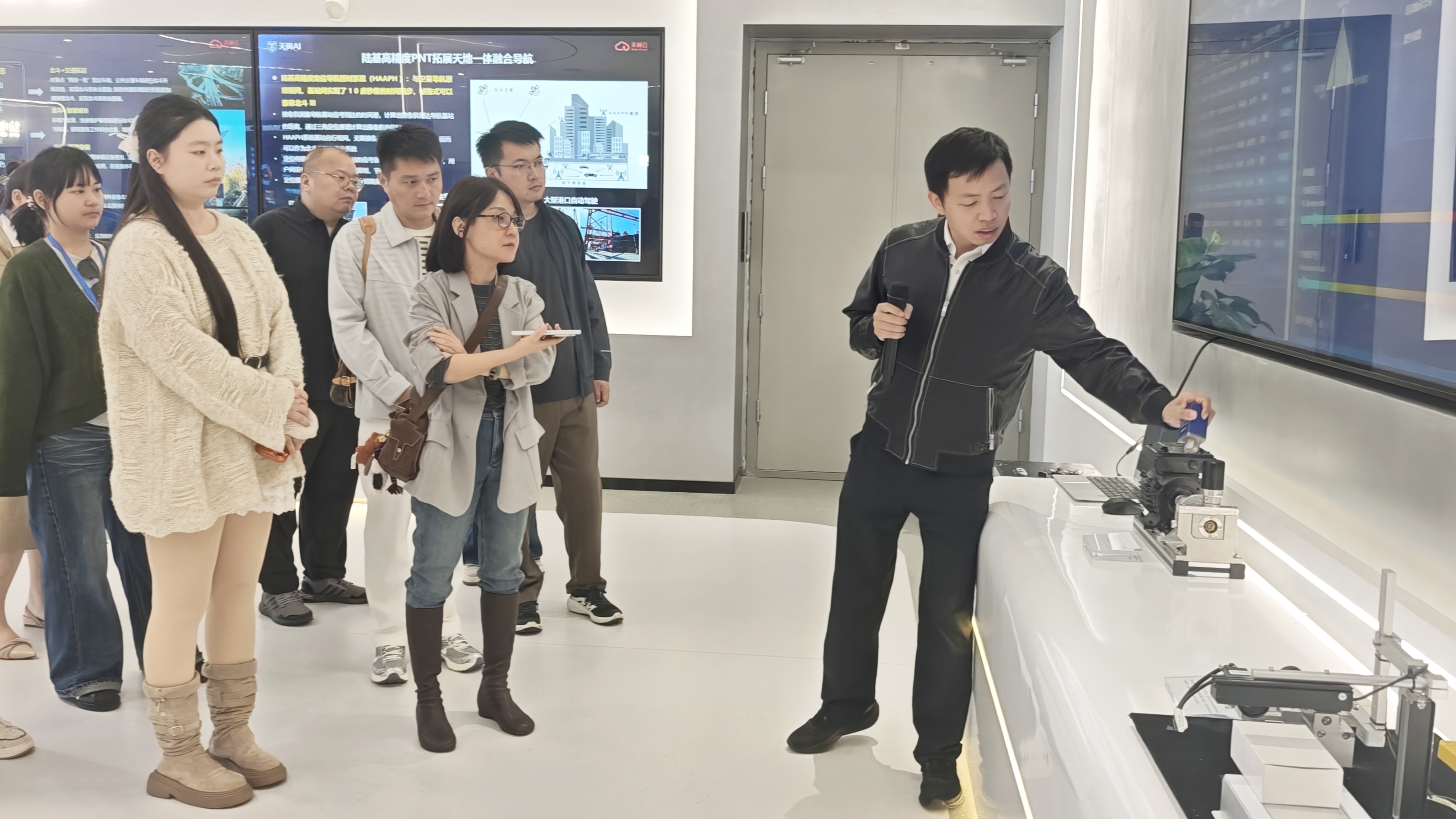 筑强算力底座，育强AI集群！探访九江数字经济发展最前线