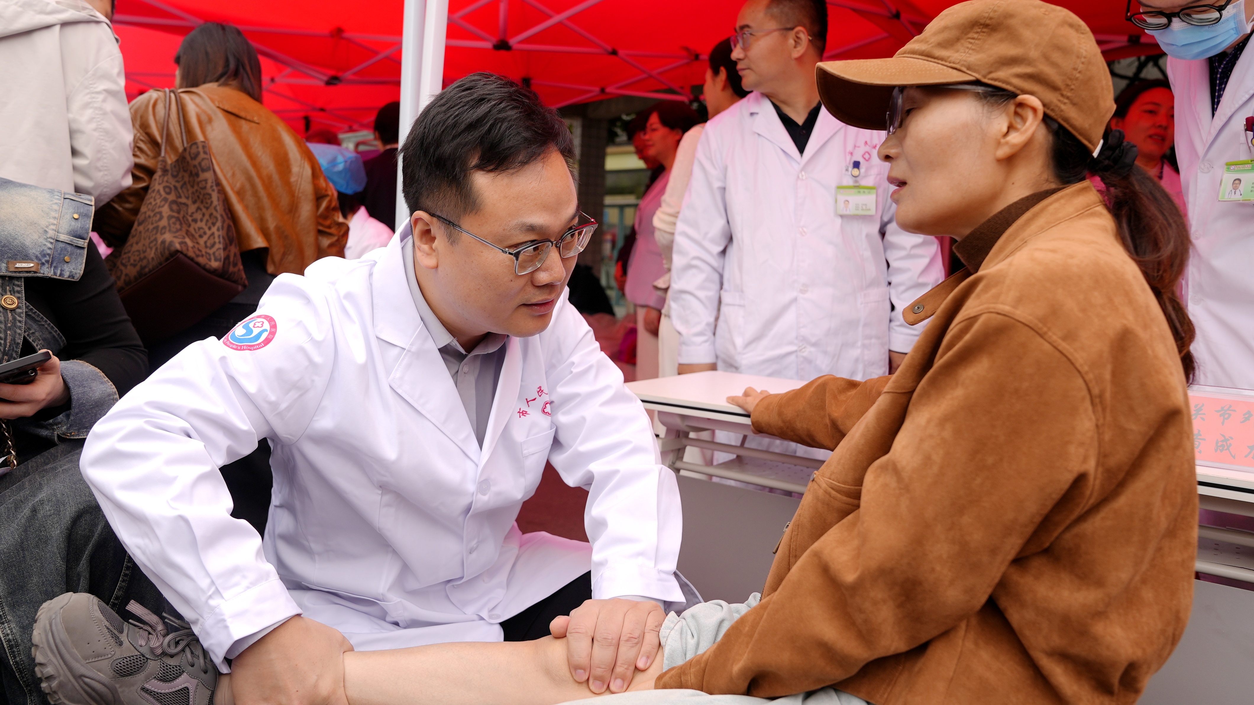 “情系桑梓 健康长三角·界首行”上海专家大型义诊活动顺利举行
