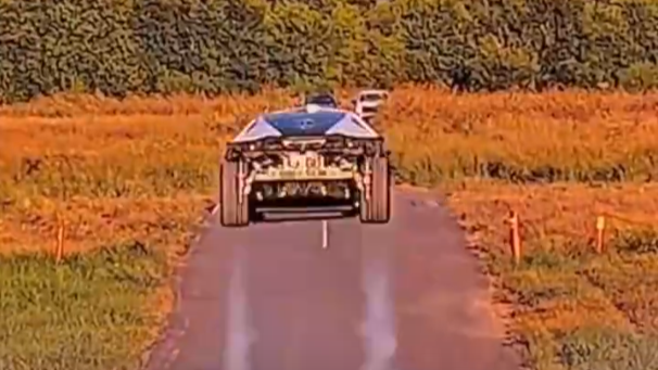 特斯拉Roadster研发测试画面曝光