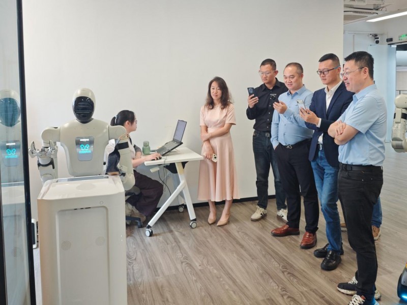 千家“机器人酒店”加速布局！云蝶科技携手云迹科技达成战略合作