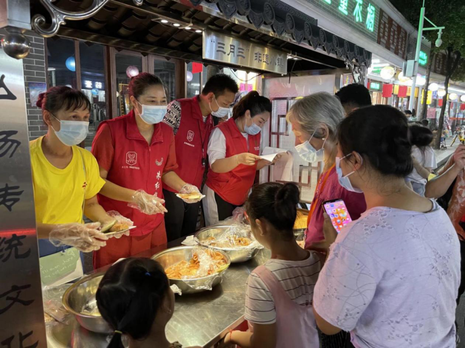 龙舞寄热忱 志愿护非遗|西乡志愿者以热爱守护西乡北帝三月三庙会