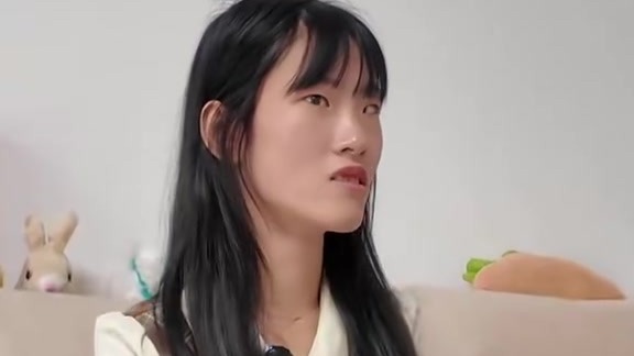 01年脑瘫女孩努力学习考上大学，爷爷：很自豪，全村人都高兴