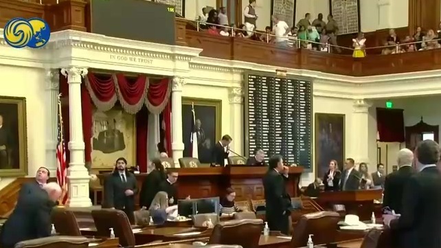 美国共和党急调资金回防，中期选举转攻为守