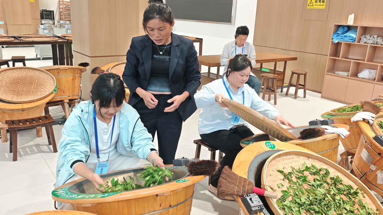实干开局看九江｜大山沟里“链”出百亿集群 一盏宁红“沏”出富民答卷