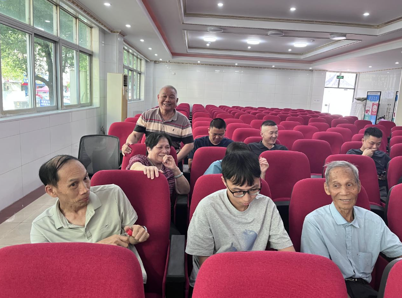 (居民代表黄玉和分享与"三月三庙会"的难忘记忆)