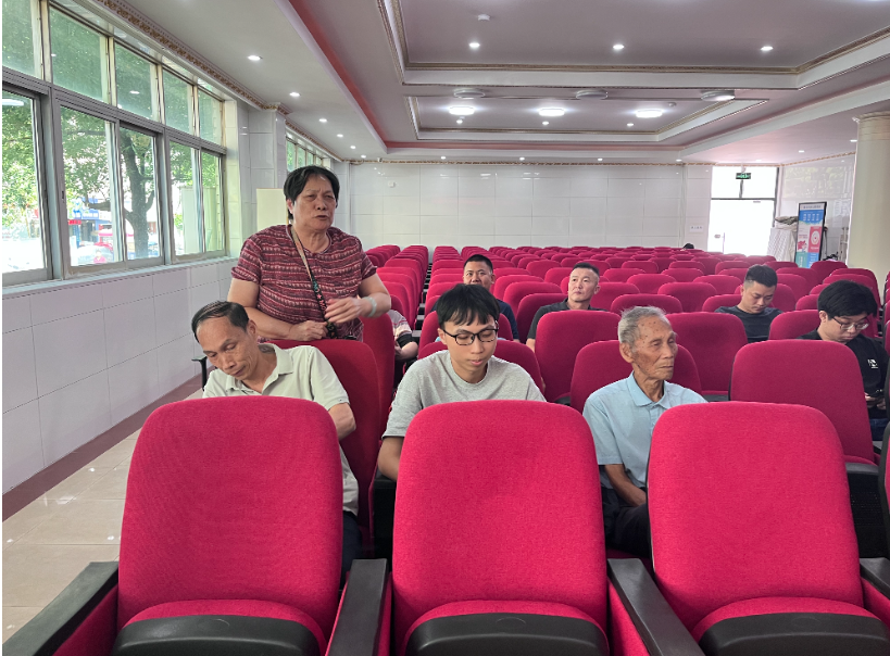 (居民代表黄群娣讲述了与"三月三庙会"的往事)