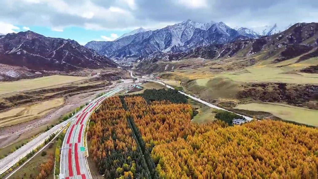 【镜观陇原】祁连山下景如画　国道227线民乐段秋光正好