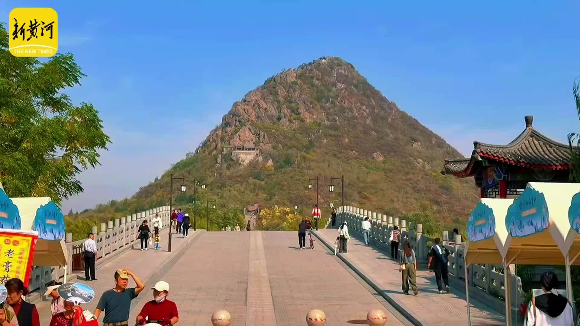 济南华山湿地公园秋色如画 市民登高赏景乐享深秋