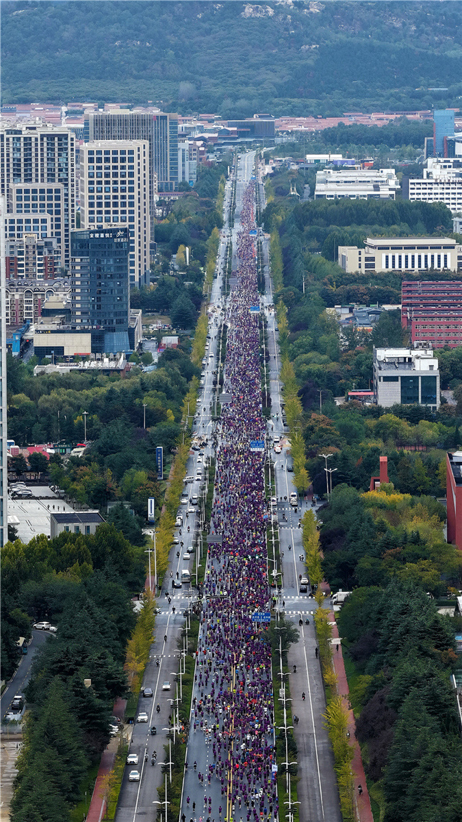 与光同行!1.5万人奔赴日照马拉松“十年之约”!