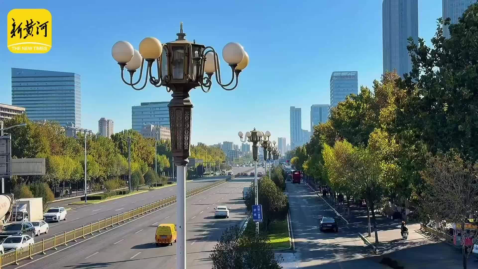济南经十路西段路灯换新 风帆样式LED灯点亮出行路