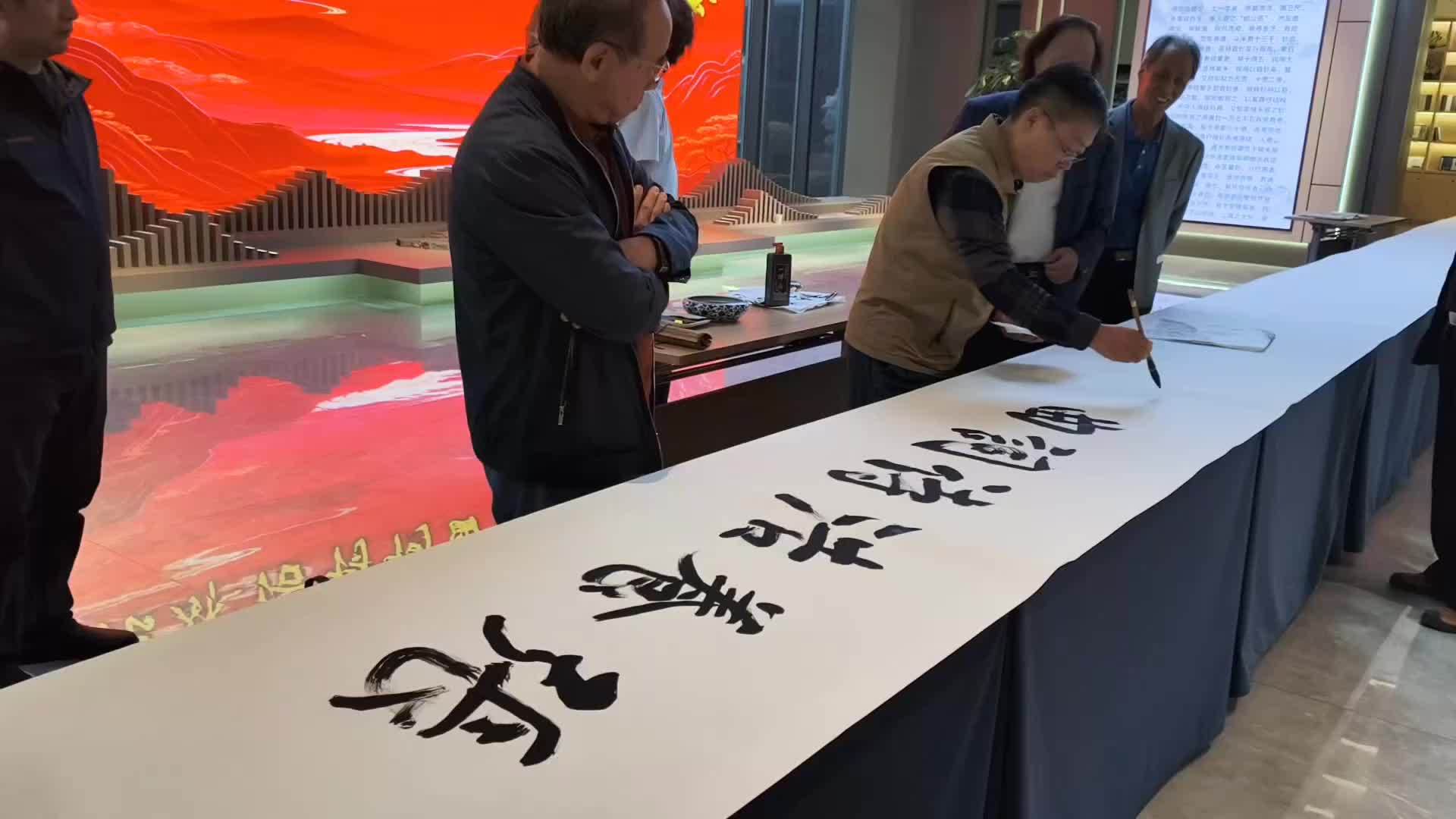 墨韵对话先贤，百米长卷书写张养浩诗词曲赋