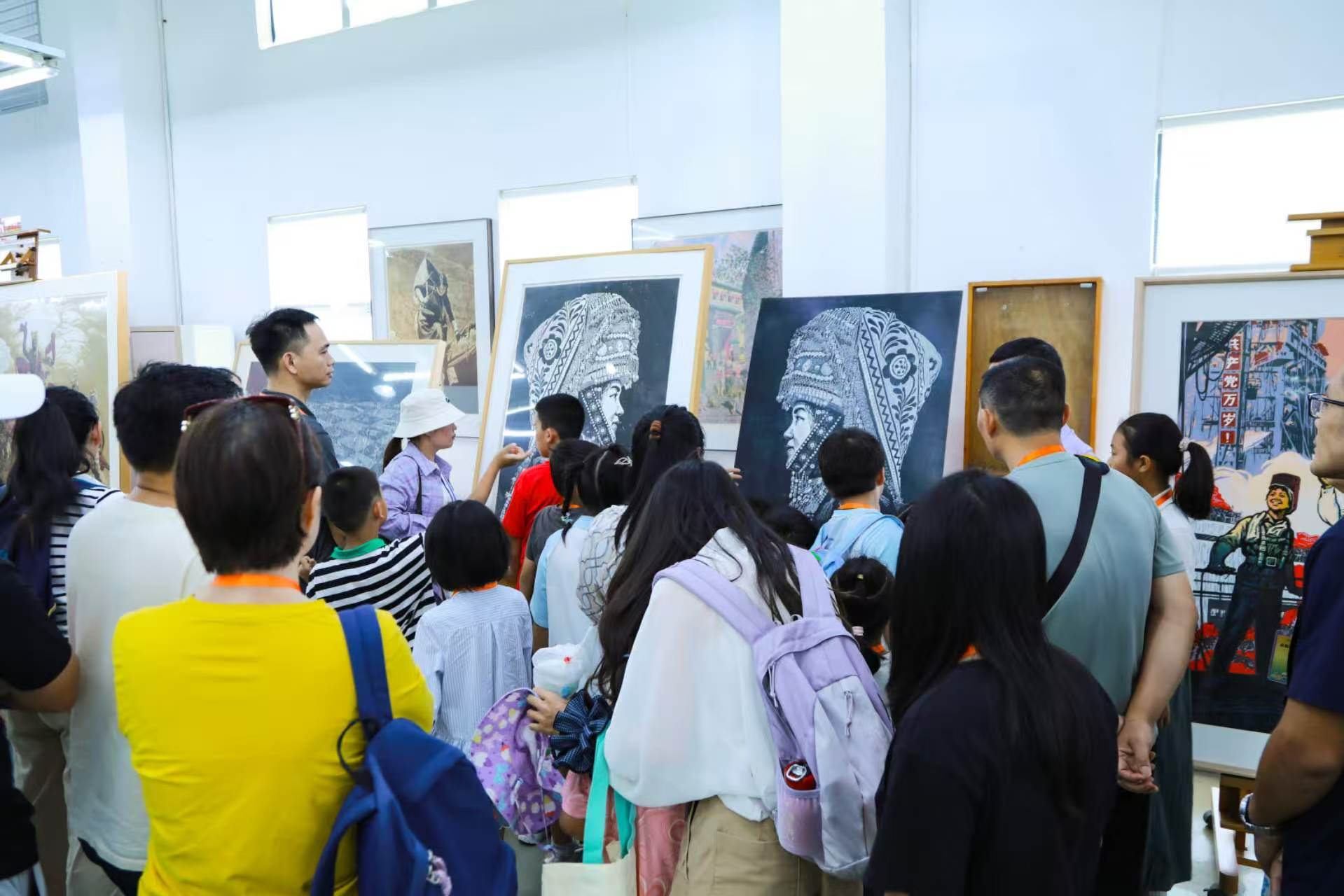 “品质消费湾区行” 深佛中消委会联合开展设计消费教育活动