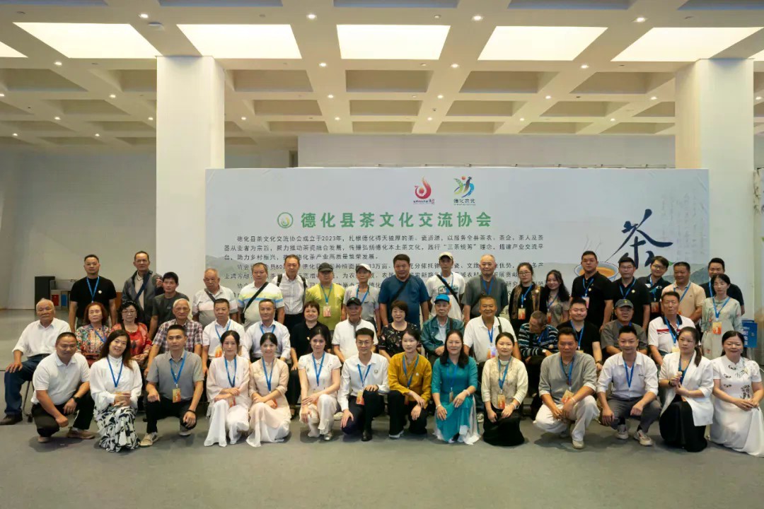 ce19b01f2f7ccd7ccc448db8285825e4292e3d1807b28fd0c6b47481aa3891df