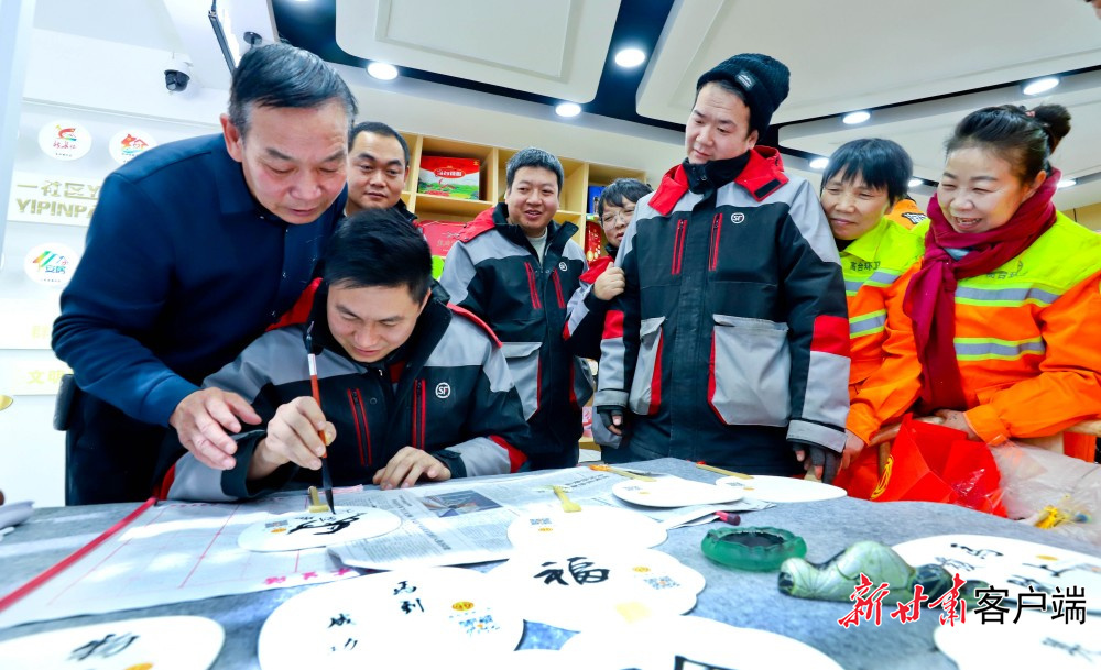 高台县建成暖“新”驿站为新就业群体提供服务（图均由省委社会工作部提供）