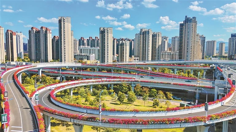 赣州：空中“花廊”（图）