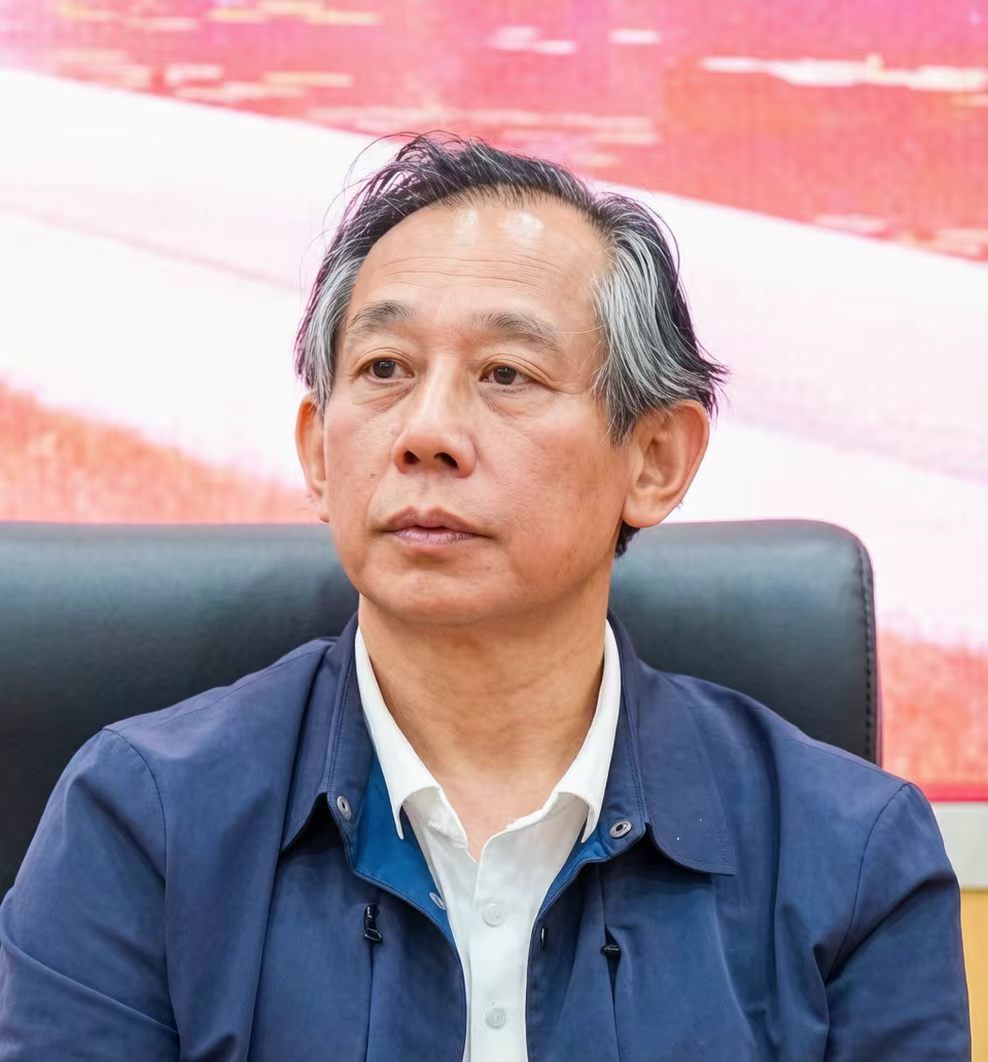 辽宁省文史研究馆员,辽宁社会科学院二级研究员,博导牟岱
