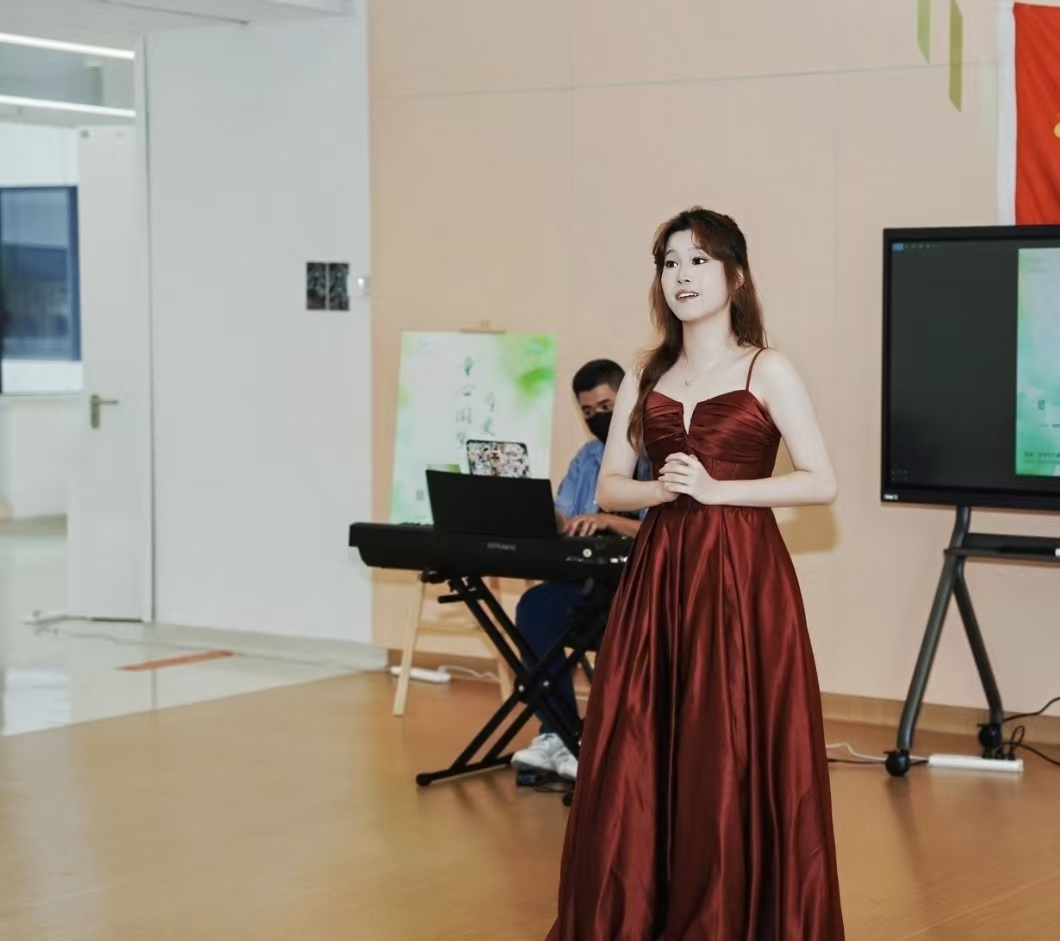 医院里唱响音乐会!这群师生用歌声为白血病患儿筹款