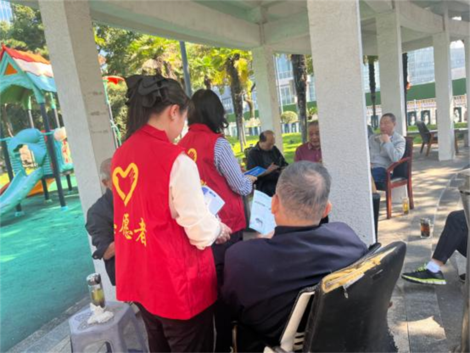 反诈有“术” 护老有“度” ——广发银行宁波分行开展“反诈护老主题志愿服务活动