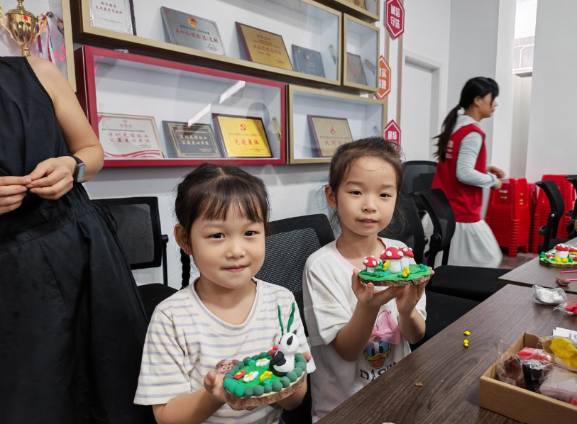 霜知节气 朋伴同行!固兴社区少年赴一场秋日霜降之约