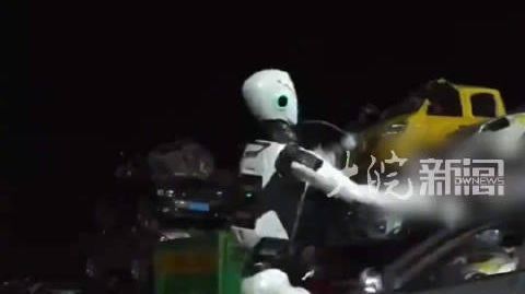 【飒!国产人形机器人会功夫😎】会功夫的国产机器人来了 10月21日