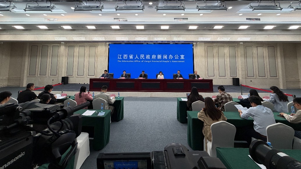 新闻发布会现场(图片由程曲拍摄)