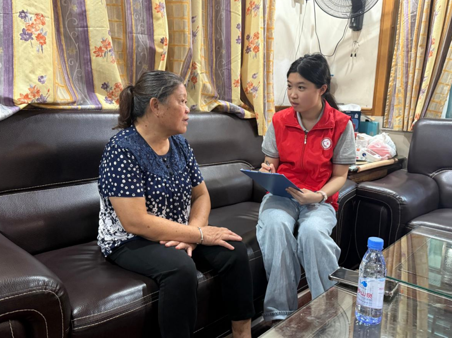 廿八载躬耕幕后 十指间守定旧规——记西乡北帝三月三庙会志愿者林桂枝