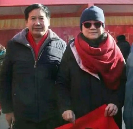 著名书法家张同颂（左1）与中国书法家协会主席孙晓云合影