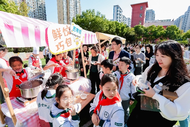 《生活巧手秀》培养少年厨艺