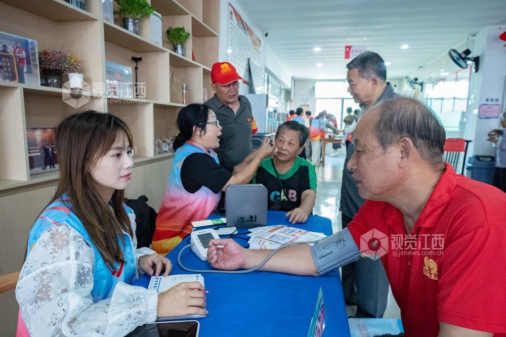 公益活动现场