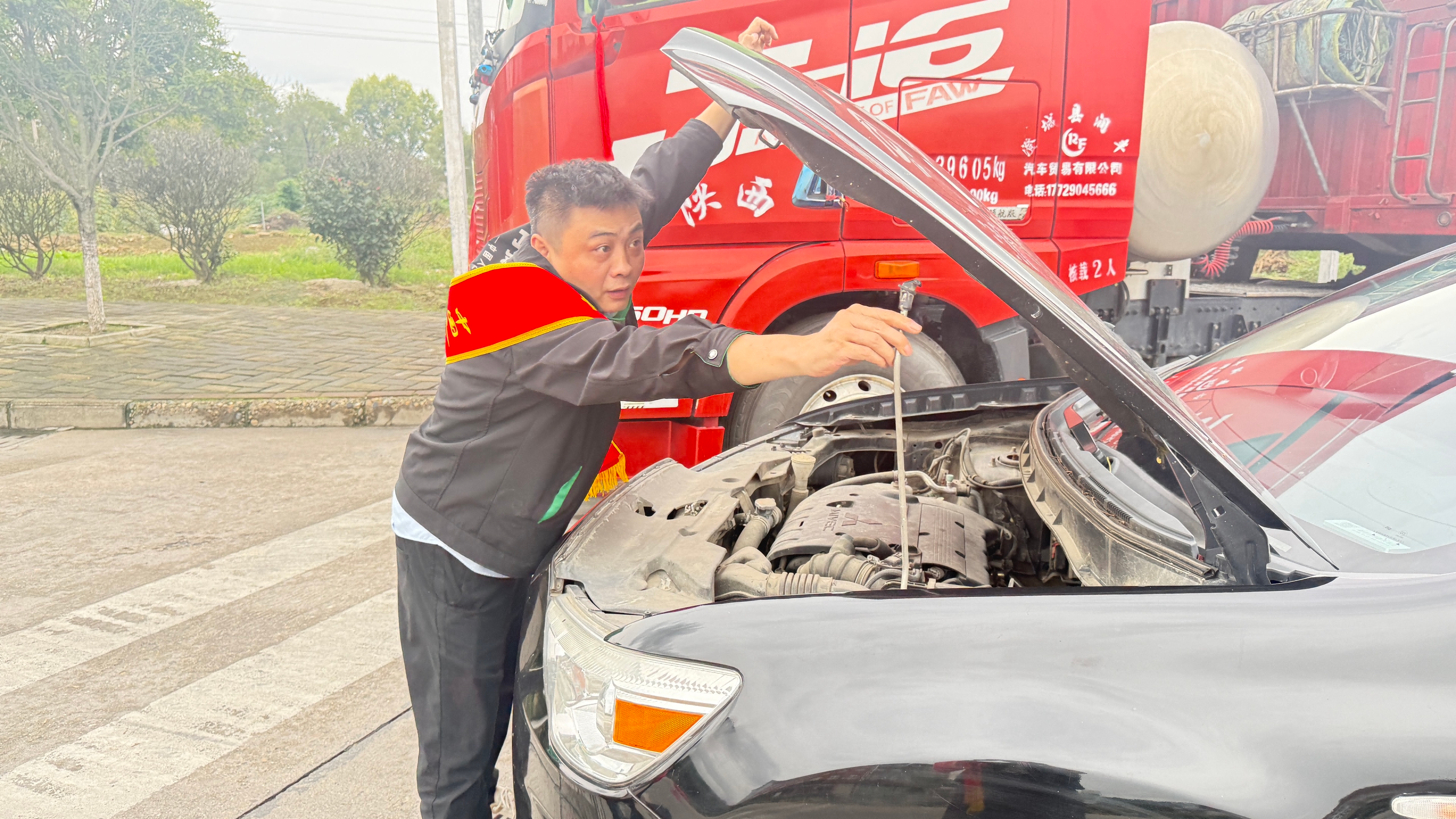警保联动护国庆 暖心服务伴出行——国寿财险汉中中支全力守护节日平安路