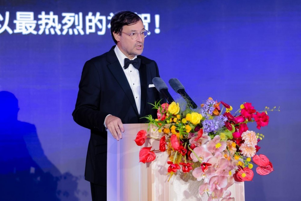 WCGC全球主席何塞·格拉为颁奖晚宴致辞